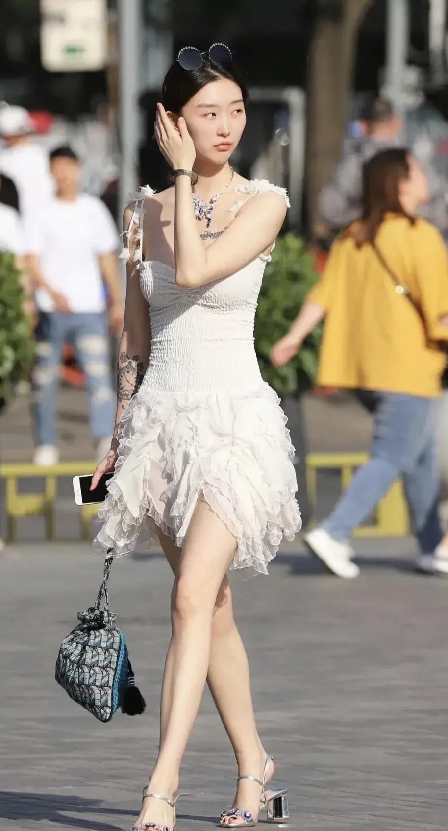 顺眼|时尚街拍,看什么都顺眼,是一种修行