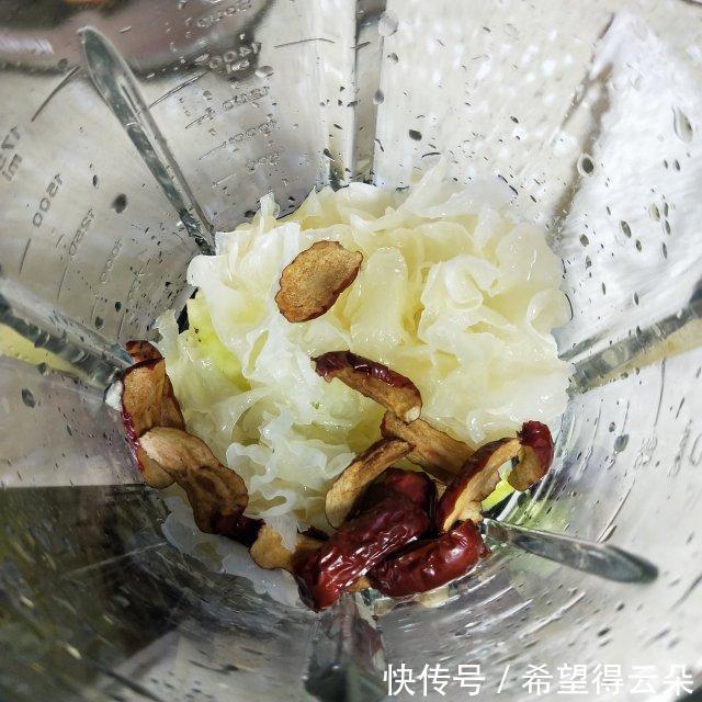 银耳|苹果银耳羹,甜甜润润,适合秋天干燥的气候