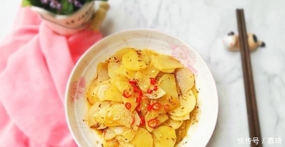 即可|夏天懒人的必备菜,凉拌土豆片,脆嫩爽口,辛辣可口,2分钟即可学会