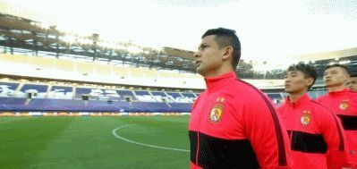 郁闷|3米空门打飞！艾克森自己都不信，低头太郁闷，不愧是国足前锋！