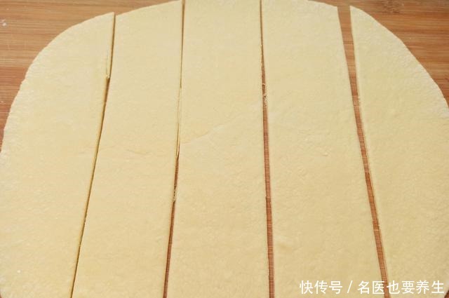 做法|这才是沙琪玛的传统做法,百吃不厌的小零食,色泽金黄,甜而不腻