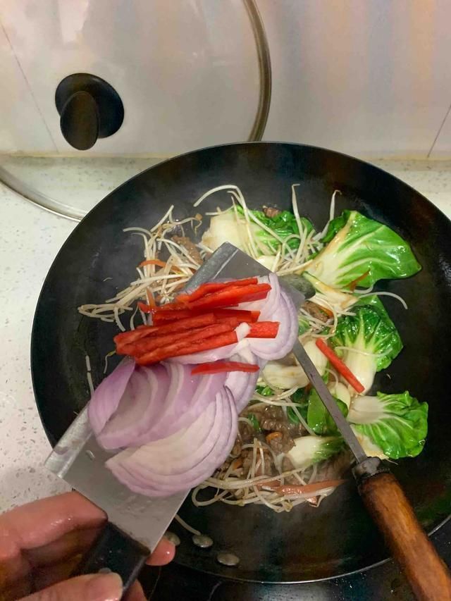 更劲道|在家做炒面,要是这样炒,面条更劲道,再也不粘锅