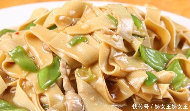 饭店|尖椒干豆腐加入一点“它”，即肉头又好吃，味道不输饭店大厨！