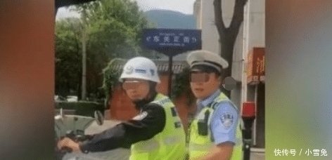 态度|辅警坐摩托车巡逻没戴头盔，遭群众阻拦，辅警的态度没谁了