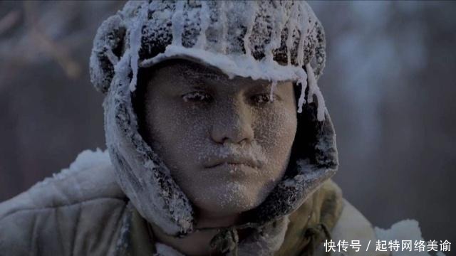 首长|志愿军打扫战场,发现令人震撼的一幕,首长也为之深深感动!