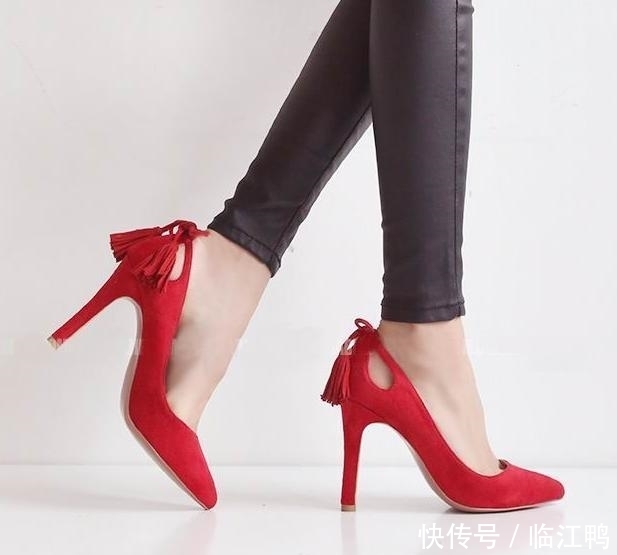 气质|女人都会动心的细高跟鞋,穿出去气质就是不一样,气势女王感十足!