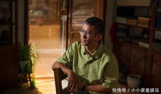  社会|白岩松致敬80后：人到中年的80后，才是最不容易的一代人