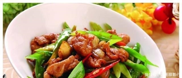 家人|鲜香入味的几道家常菜，汤汁饱满，咬一口满嘴香浓，家人吃嗨了