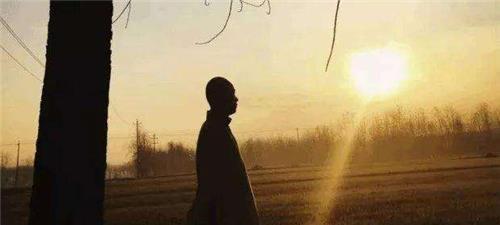 寺庙|他畏罪潜逃16年,被抓时成佛庙方丈,拍照只露侧脸从不敢正面示人