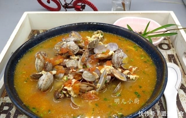 鲜美|秋燥多喝此汤,五分钟煲一锅,鲜美又营养,孩子强壮聪明少生病