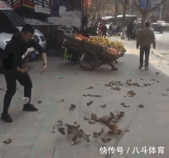  gif|搞笑gif：为了藏5元私房钱，又逼疯了一个