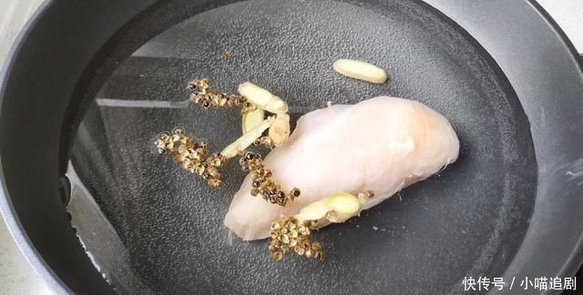  我家|大厨教你鸡丝凉面最好吃的做法！我家一周吃5次，太香