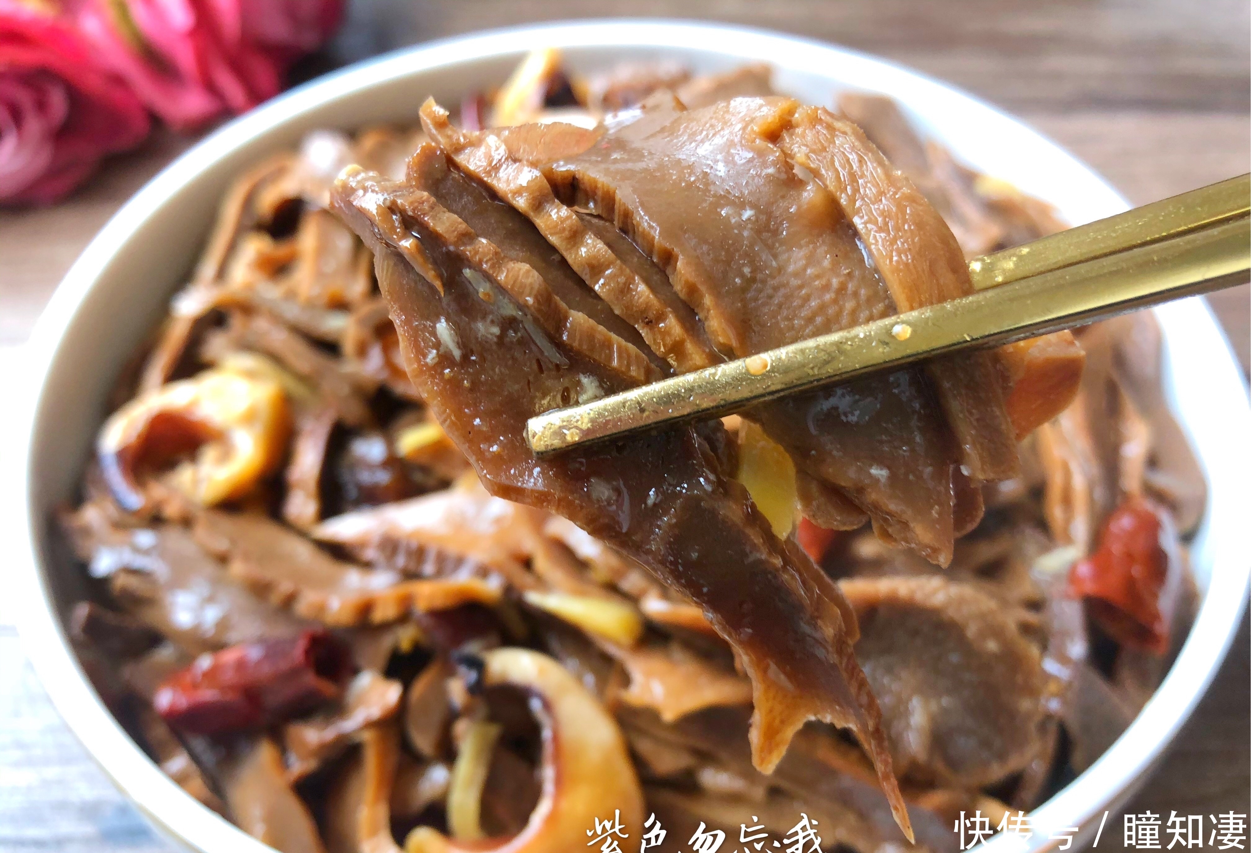 下饭|这食材,我每次遇到必买,一斤30元,简单一做,鲜香美味又下饭