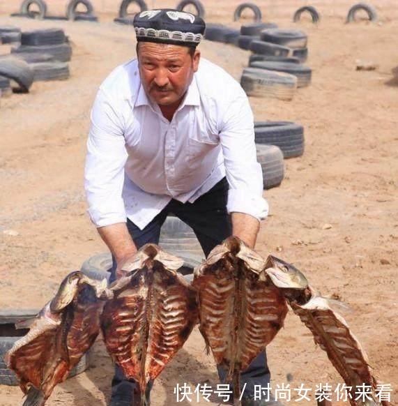 新疆|朋友请我们吃烤串就点了一串, 本以为抠门, 但结果是没吃完