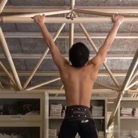 爸爸|霓虹爸爸热爱为家人制作美味菜肴,各种三明治光看着就超诱人