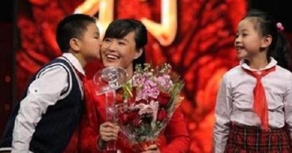 拖累|当初救下学生失去双腿的老师,担心拖累家庭主动求离婚,后来如何