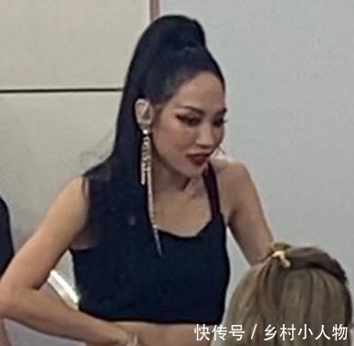 队友|沈梦辰曝光队友“丑照”,但显示出良好的人气