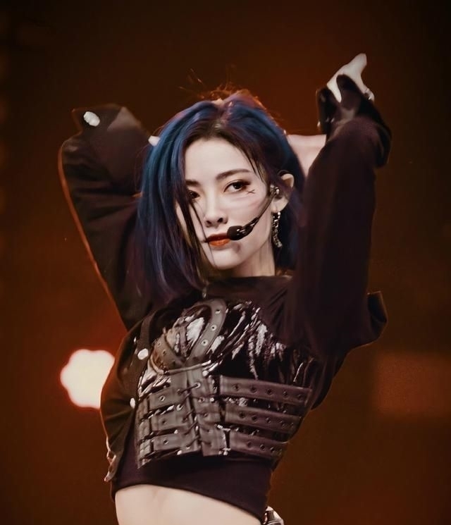 声音|青春有你2总决赛,虞书欣没声音唱功翻车,小鬼看《猎》表情直接