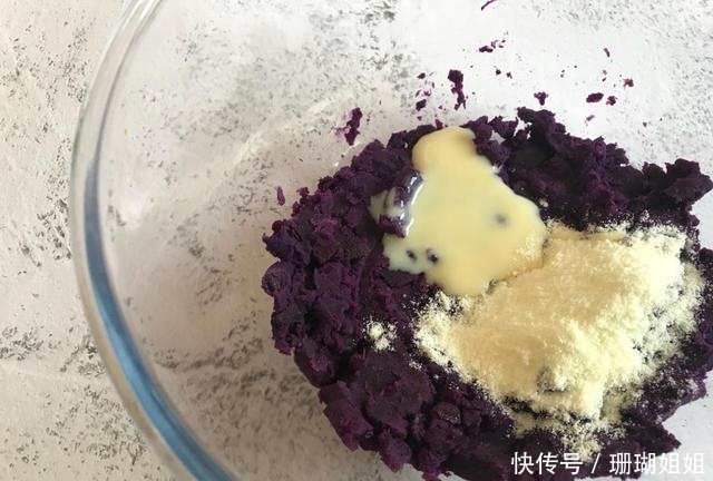 抢光|南瓜不做南瓜饼,教大家一款新吃法,比鱼肉还香,上桌就被抢光