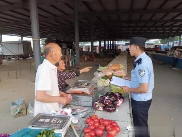 出所民警|为了一个被盗的充电器，民警追出三十多里地