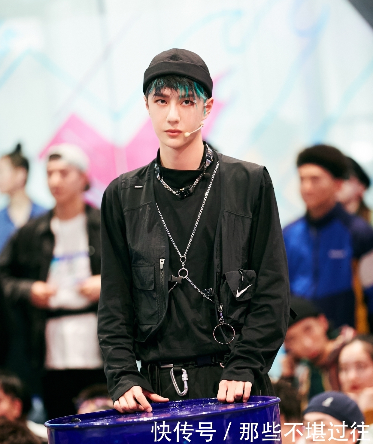  舞台|炸场专家王一博实名舞台玩家，低调有实力，有趣又可爱