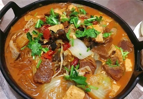  风靡|李鸿章宴请美国人，发现主菜少了，他发明一道名菜，风靡美国百年