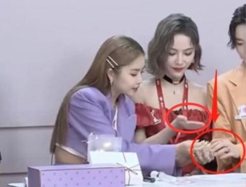 让人|THE9直播意外不断,虞书欣冷落赵小棠,安崎“无视”许佳琪索求