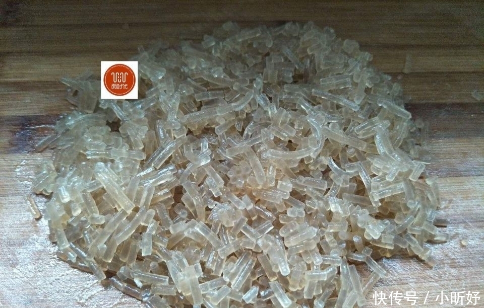 韭菜|做韭菜盒子,教你一招,外酥内鲜,好吃不腻,简单又美味!