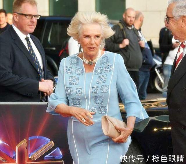  瞬间|卡米拉“呆萌”的瞬间，每一张倩影极具经典，老照片见证玄机