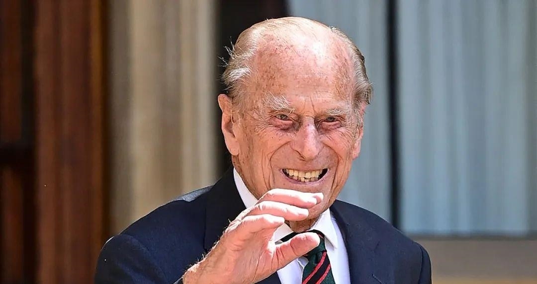 失望|99岁菲利普亲王忍痛割爱,将头衔让给儿媳妇卡米拉,对哈里失望了