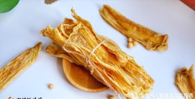 放心|腐竹不用买,1斤黄豆1口锅就能做,豆香浓郁又筋道,家人放心吃