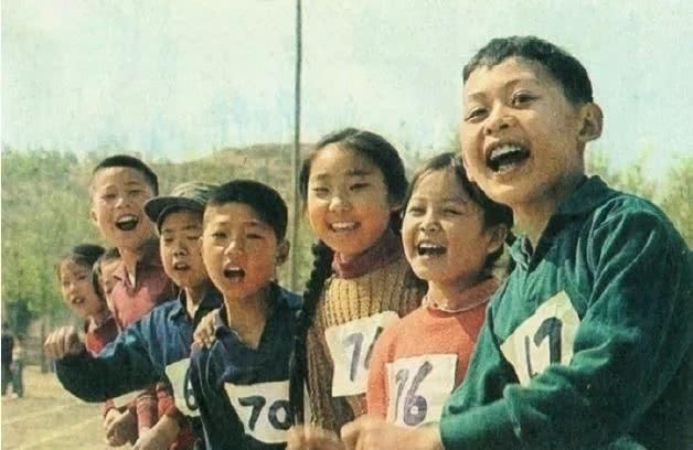 少年儿童|老照片七十年代的少年儿童祖国的花朵