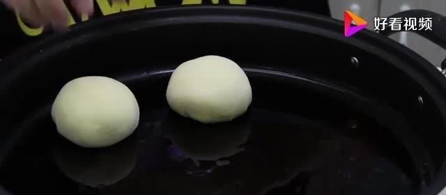 少油|玉米面独家新吃法,不用烫面,不烙饼,少油少盐,一顿1斤不够吃