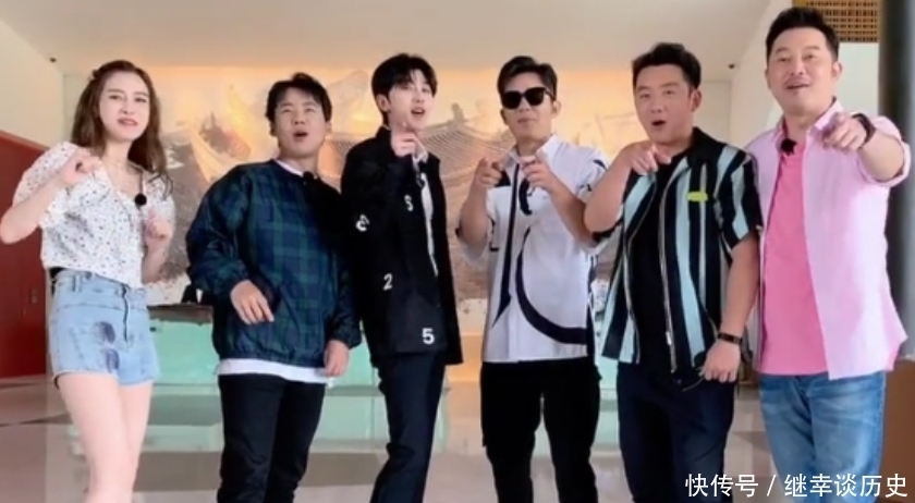 集体|跑男集体录像,其他人都正面镜头,唯独baby与众不同,显腿长!