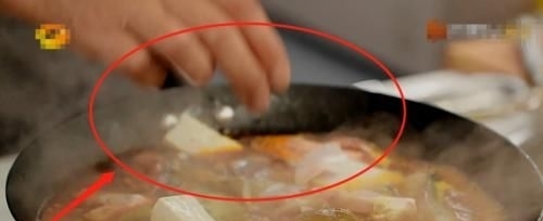  中餐厅|《中餐厅》继辣子鸡后，林大厨泡菜鱼头也翻车？网友：食欲全无！