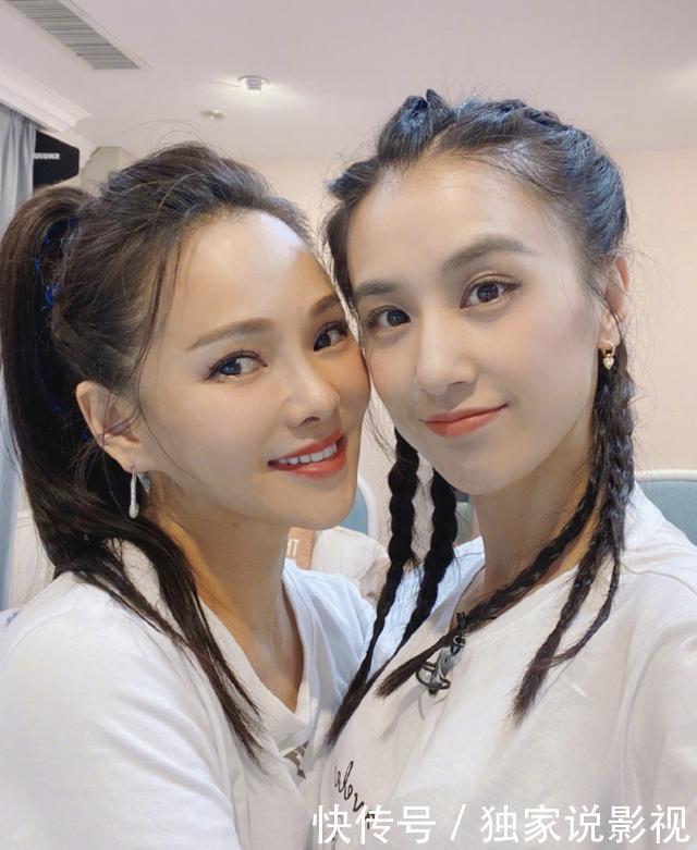 怜爱|4次公演全输,黄圣依被怜爱伊能静变谨慎,话题姐姐熬来口碑逆转