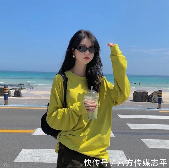 跟着|早秋就跟着博主穿卫衣，太洋气了吧！