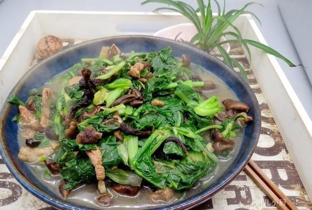 朋友圈|很少有人这么搭配炒菜,菜品发至朋友圈,圈友评论高大上炒青菜