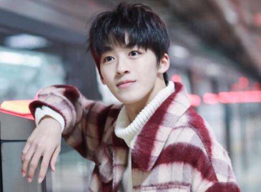  成员|《创造营》总决赛，周震南拿下总冠军，11位成员乘风破浪