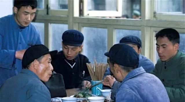 国营|实拍七八十年代国营饭店:这里吃饭倍有面子,一般人还真吃不起