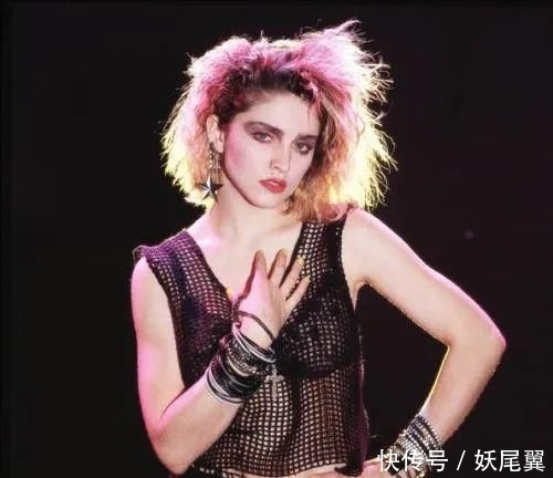 高腰|穿好一件Crop Top 其实可以很藏肉