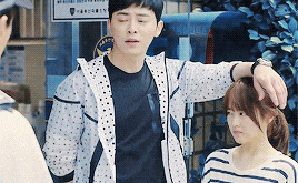 姑娘|搞笑GIF趣图:姑娘表情真的好醉人,我承认我被迷住了