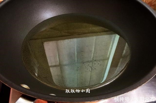 家人|虎皮凤爪不用买了,一次做三五斤,做法简单,学会家人夸你是大厨