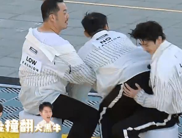 推翻|蔡徐坤游戏故意推翻李晨,沙溢看不下去,暴露跑男团真实关系