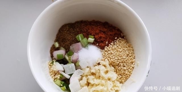  我家|大厨教你鸡丝凉面最好吃的做法！我家一周吃5次，太香