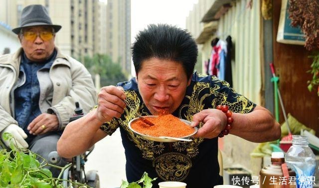 辣王|中国辣王每天把辣椒当饭吃 是饭馆最不欢迎的人|百家故事