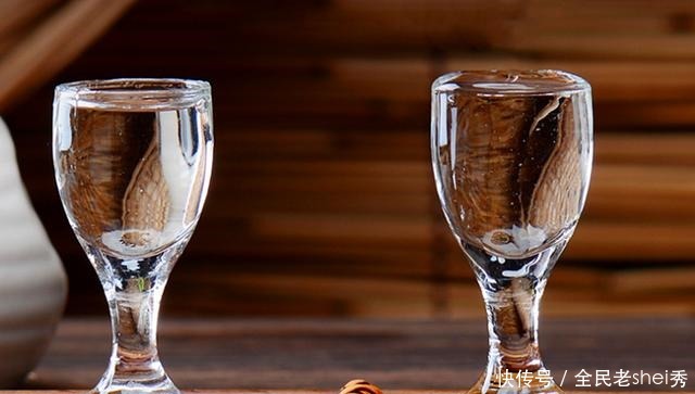 酒精勾兑酒|分享关于白酒的4个“冷知识”,很多人不知道,看完让你更懂酒