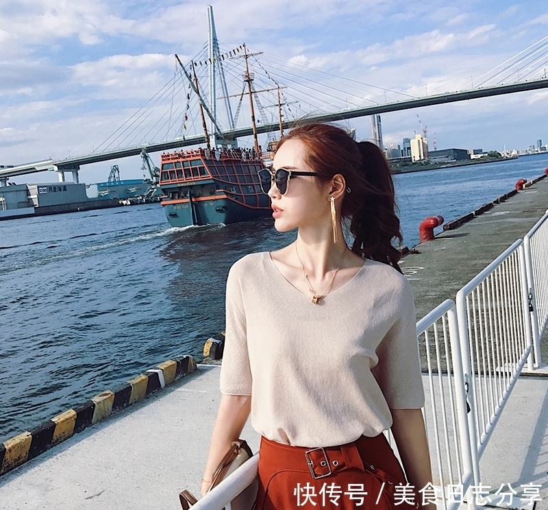 天鹅|没有天鹅颈,就更需要小V领来拯救了!