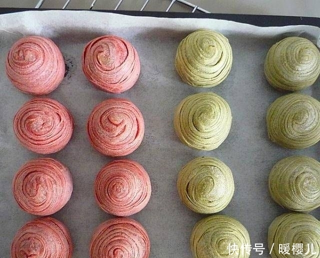  糕点|抹茶酥和我自己做的红曲糕点，不油腻