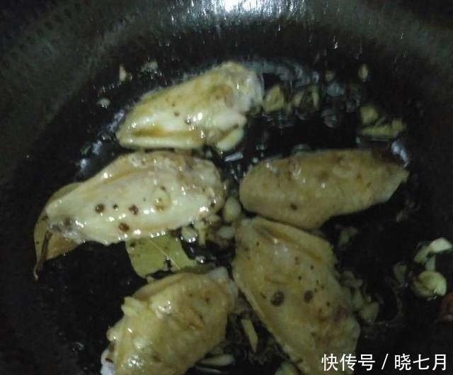 火锅底料|蒜香鸡翅，让你的家人吃得越来越多